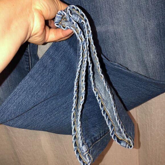 AEO 34x32 Bootcut Jeans in Gently Worn Condition - Picture 8 of 14